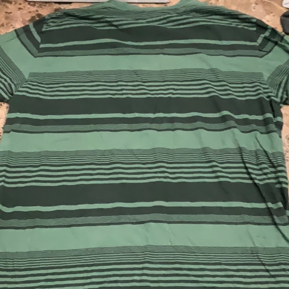 Old Navy Classic V-neck Black & Green striped T-shirt size Large - Picture 3 of 4